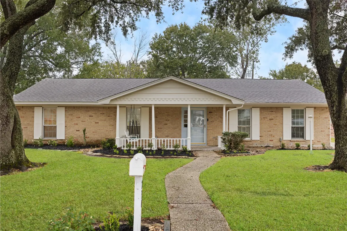 234 Highland Terrace Drive, League City, TX 77573 - Image #1