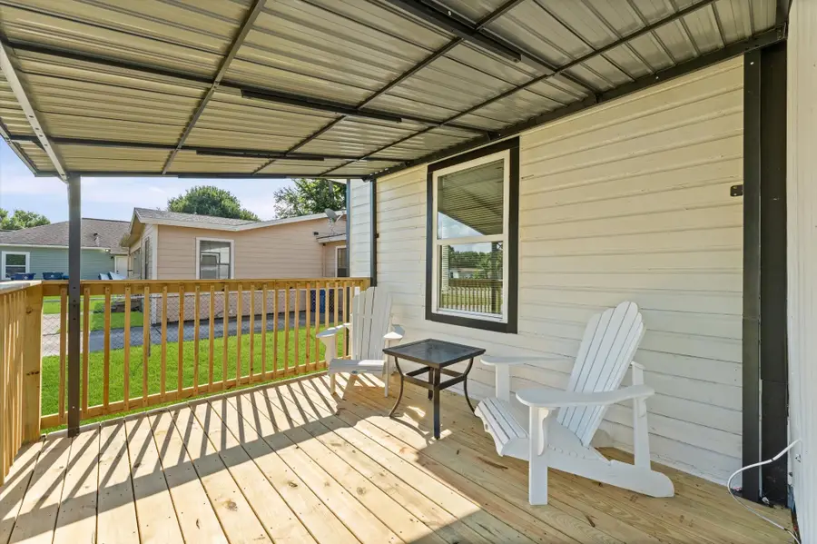 509 17th Avenue N, Texas City, TX 77590 - #3