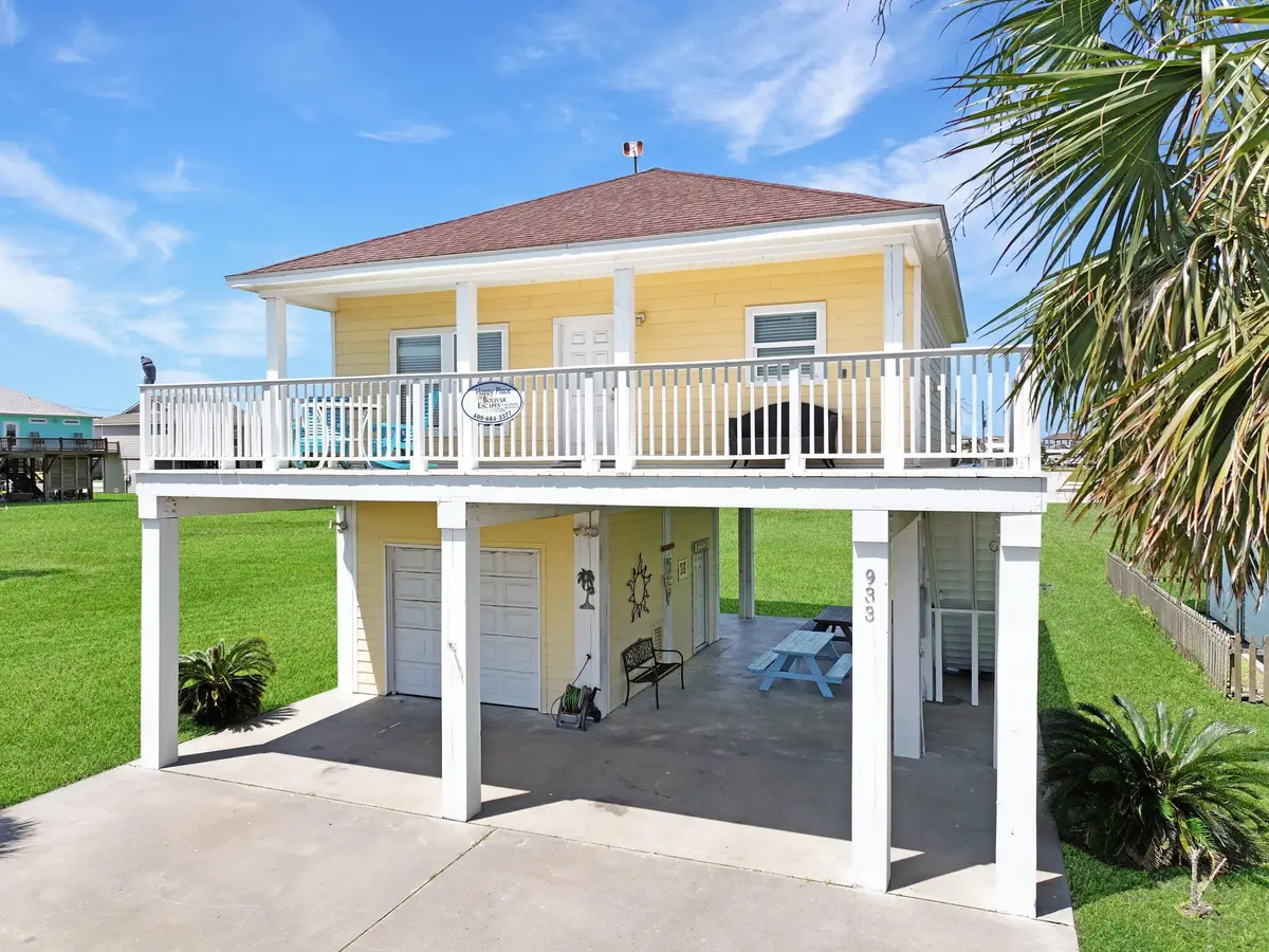 933 Westview, Crystal Beach, TX 77650 - Image #1