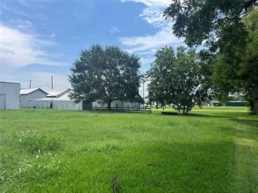 109 W Main Street, Eagle Lake, TX 77434 - #2