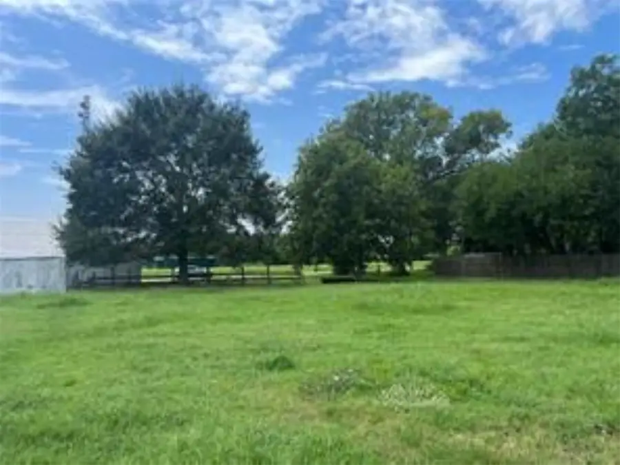 109 W Main Street, Eagle Lake, TX 77434 - #3