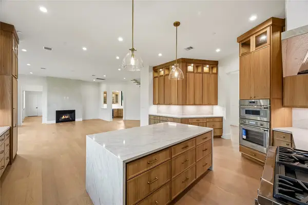 7907 S Villa Circle, Hilshire Village, TX 77055