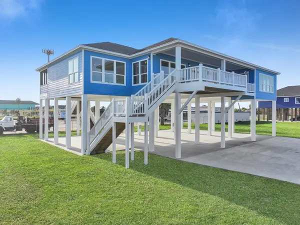 979 Oneal Road, Crystal Beach, TX 77650