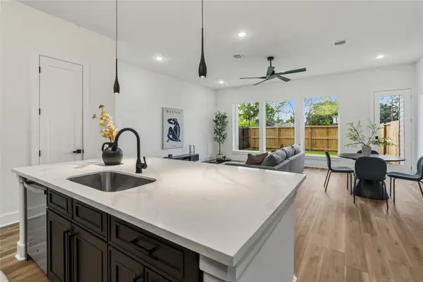 4661 Phlox Street, Houston, TX 77051