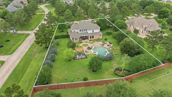 15 White Meadow Court, Spring, TX 77379