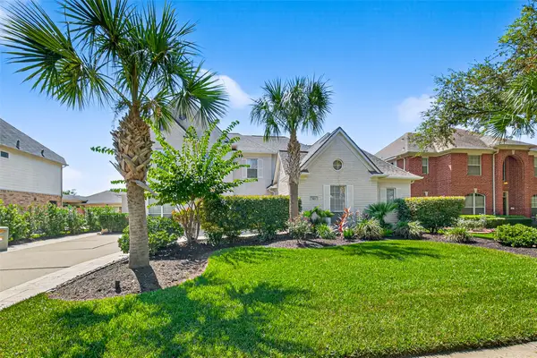 313 Shore Breeze Lane, League City, TX 77573