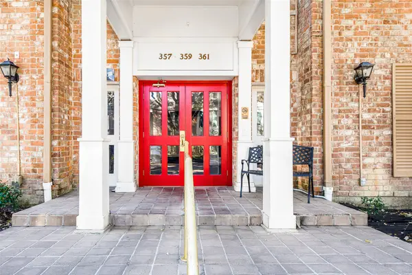 361 N Post Oak Lane #131, Houston, TX 77024