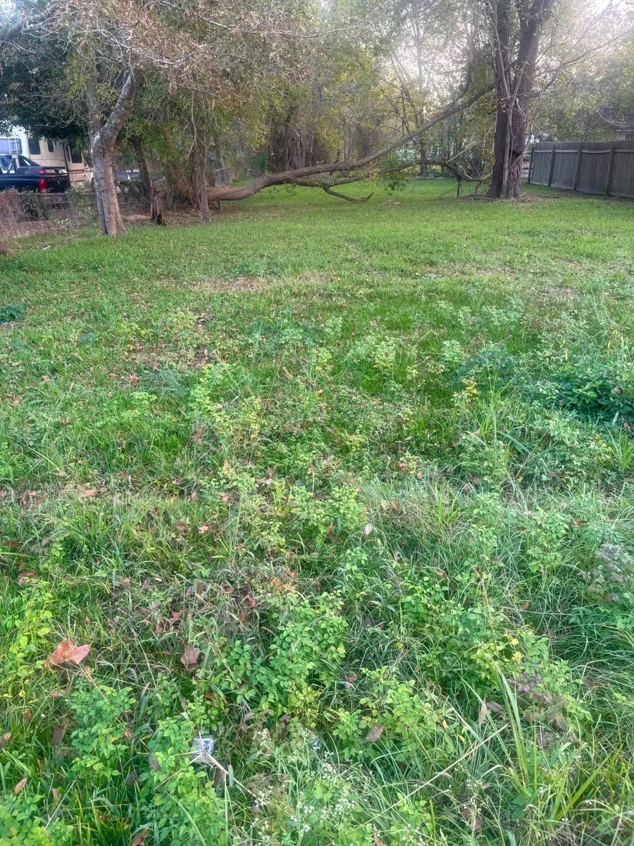 2379 Pope Street, Beaumont, TX 77703 - Image #2