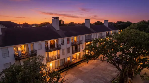 2333 Bering Drive #108, Houston, TX 77057