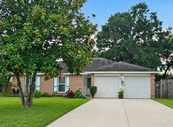 304 Cherry Court, La Porte, TX 77571