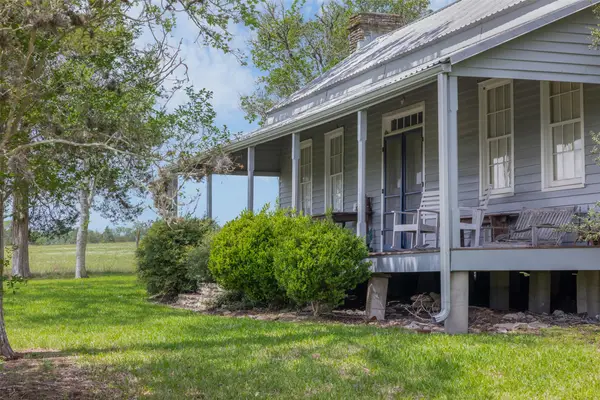 5930 S State Highway 237, Fayetteville, TX 78954
