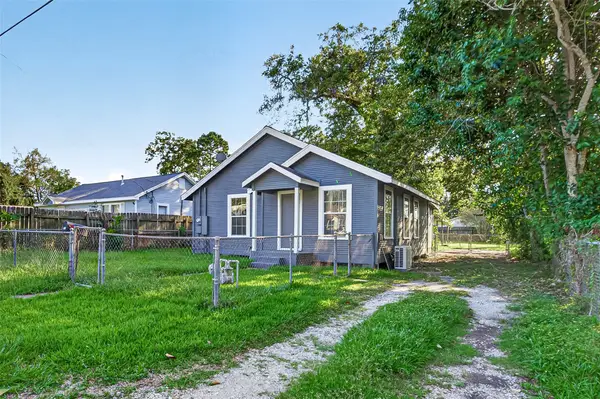 503 N Orange Street, Sweeny, TX 77480