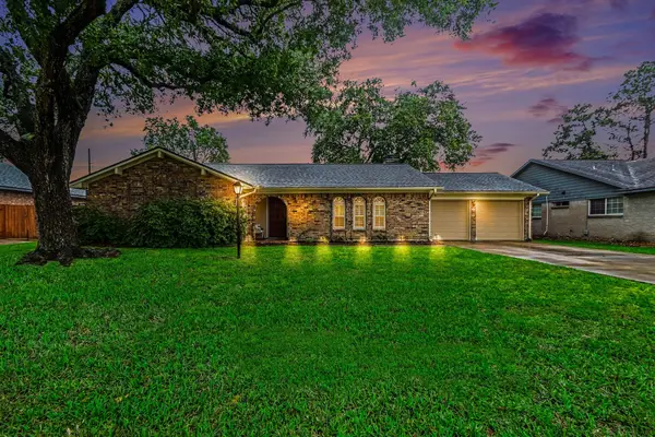 9942 Bayou Woods Drive, Baytown, TX 77521