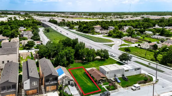 1229 E 33rd Street, Houston, TX 77022