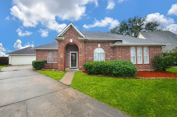 2523 Carriage Lane, Stafford, TX 77477