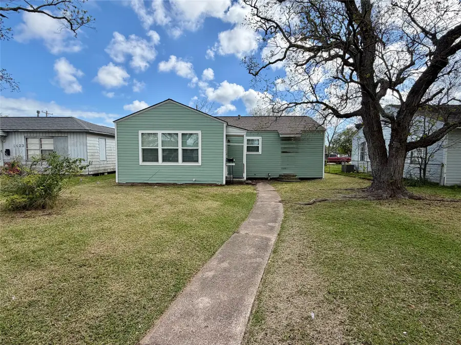 1427 W 7th Street, Freeport, TX 77541 - #2