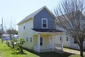 919 N Avenue C, Freeport, TX 77541