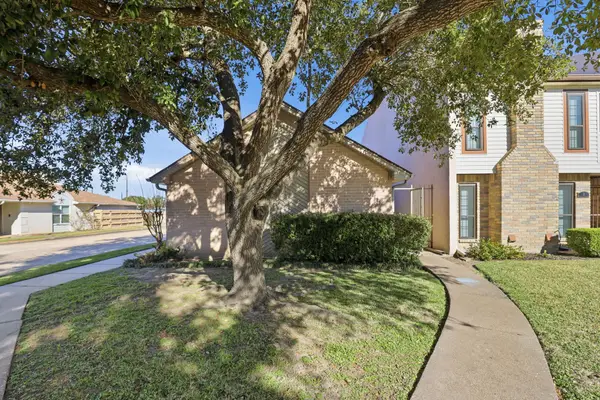1 Wellington Park, Baytown, TX 77520