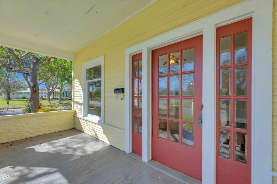 758 S Jefferson Street, La Grange, TX 78945 - #3