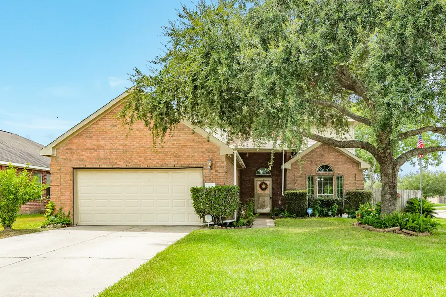 201 N Golden Oak Drive, Texas City, TX 77591 - #2