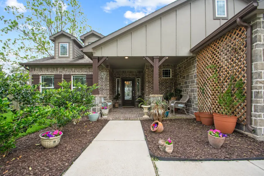 233 Twin Lakes Boulevard, West Columbia, TX 77486 - #2