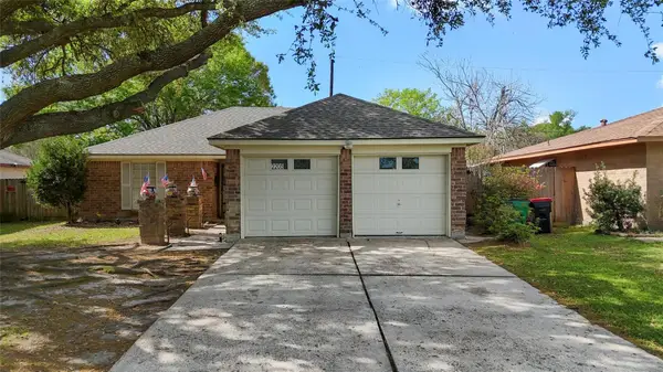 2205 Buchanan Drive, Baytown, TX 77520