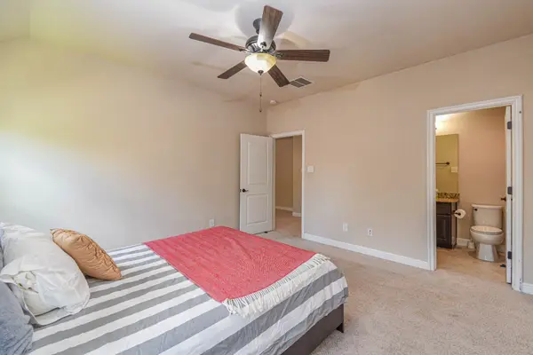 15611 Lake Iris Drive, Houston, TX 77070