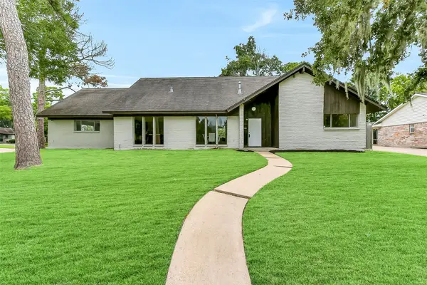15503 Wandering Trail, Friendswood, TX 77546