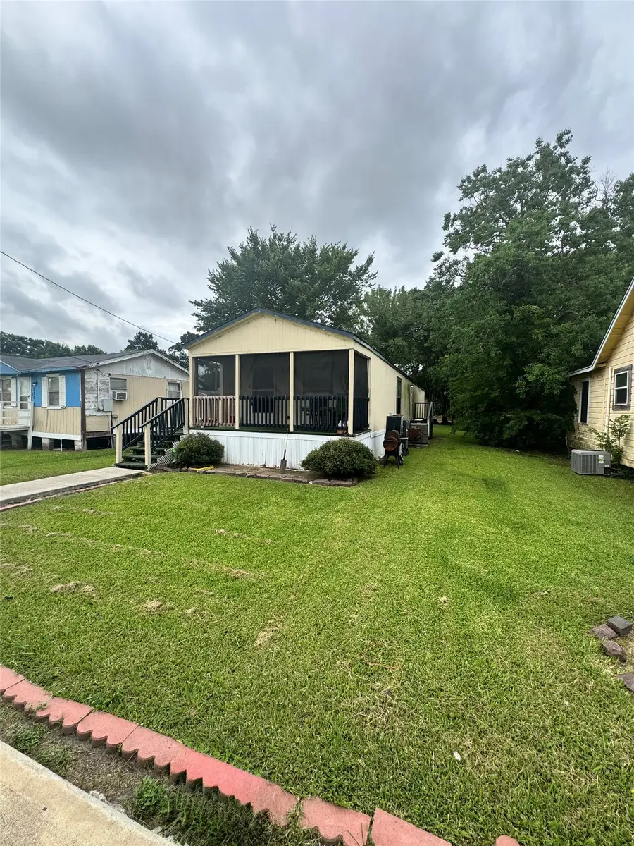 1212 Work Street, Anahuac, TX 77514 - #2