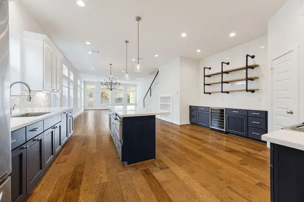 1012 W 23rd Street, Houston, TX 77008