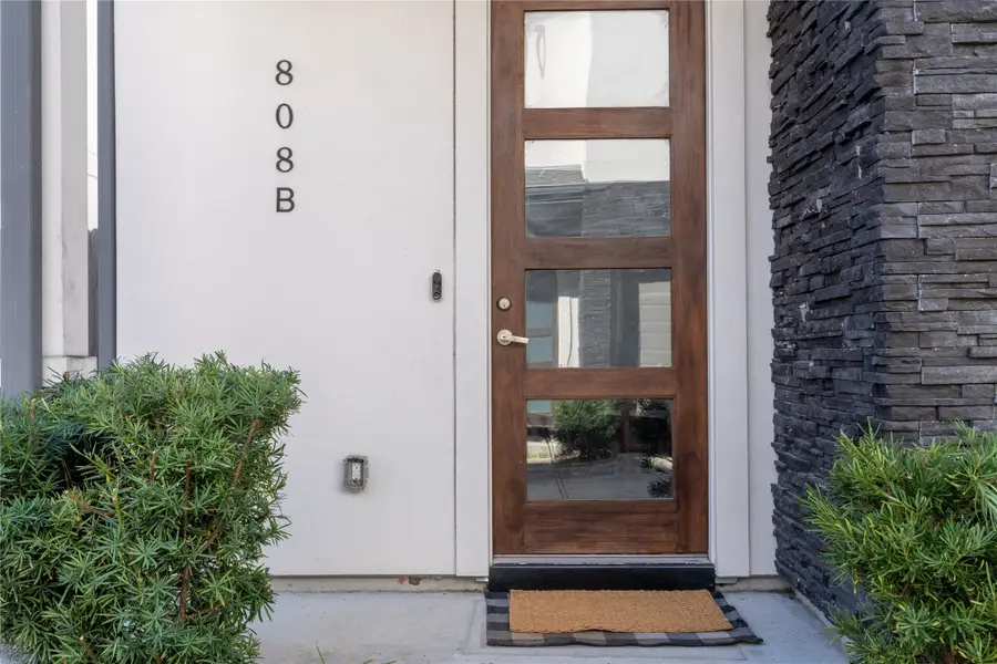 808 Woodcrest Drive #B, Houston, TX 77018 - #2