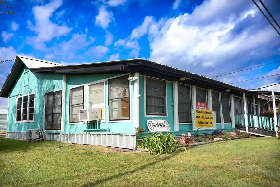 1032 Grand Avenue, Bacliff, TX 77518 - Image #3