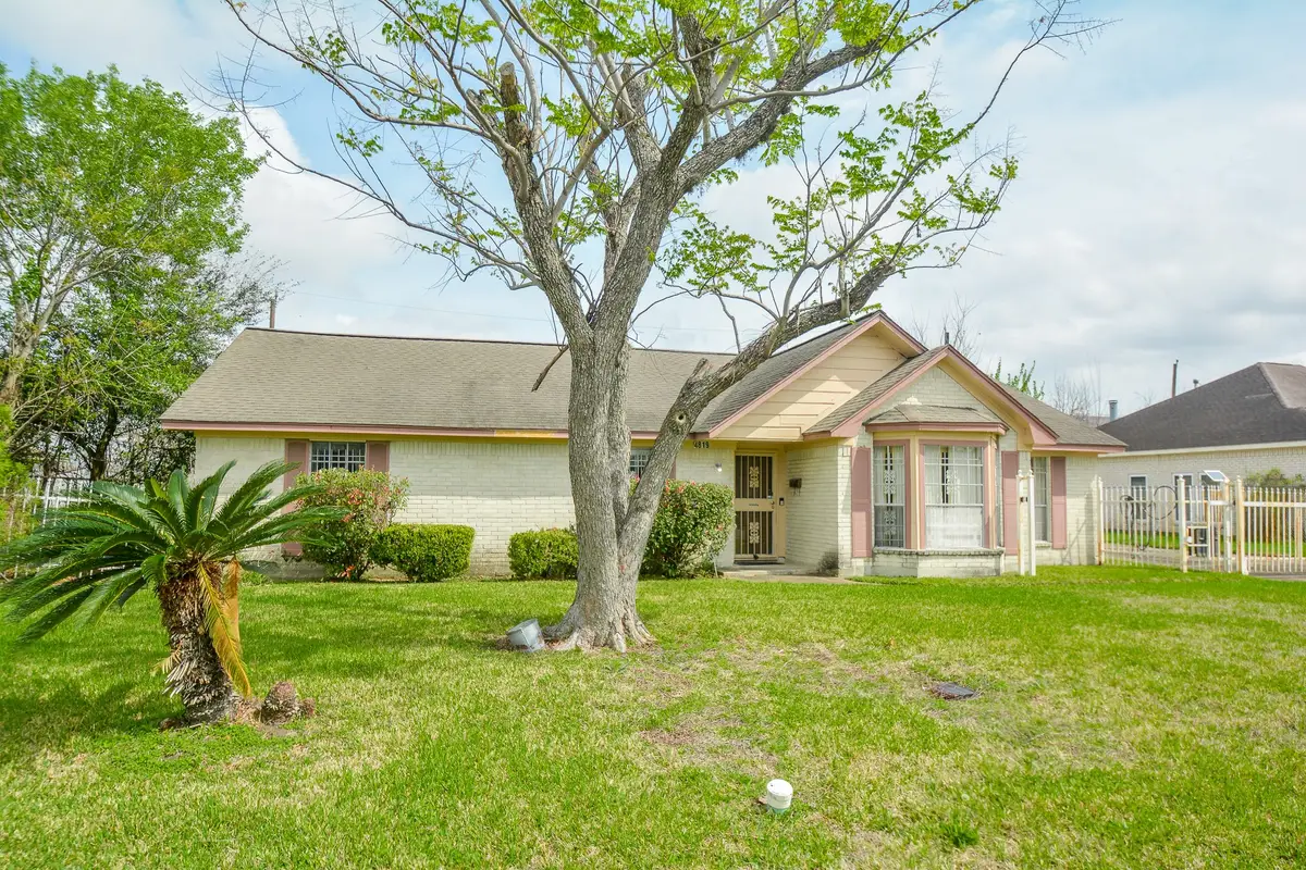 4819 Lingonberry Street, Houston, TX 77033 - #1