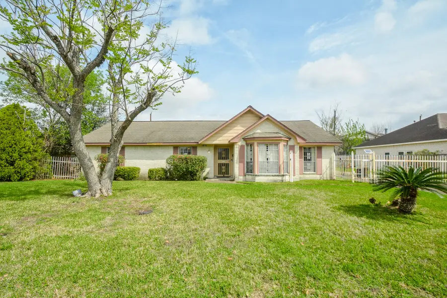 4819 Lingonberry Street, Houston, TX 77033 - #2