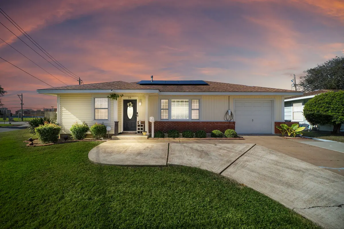 28 Manor Way, Galveston, TX 77550 - #1