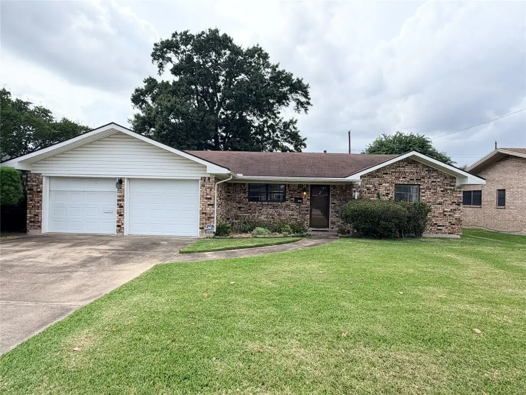3152 Sandalwood Drive, Port Neches, TX 77651 - #1