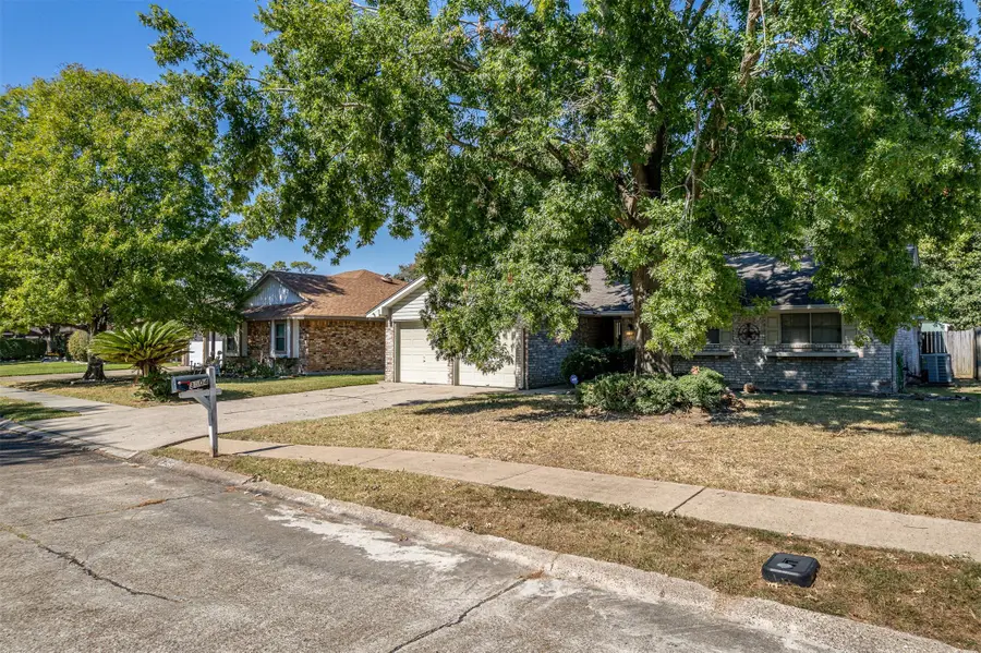 3504 Kingsway Drive, Baytown, TX 77521 - #3