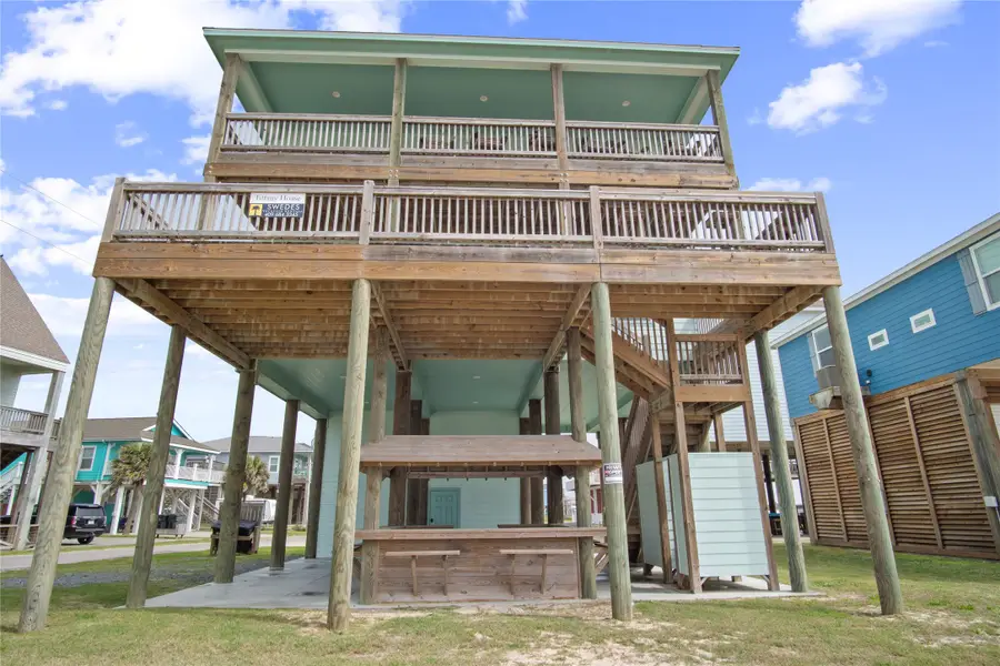 812 S Crystal Beach Road, Crystal Beach, TX 77650 - #3