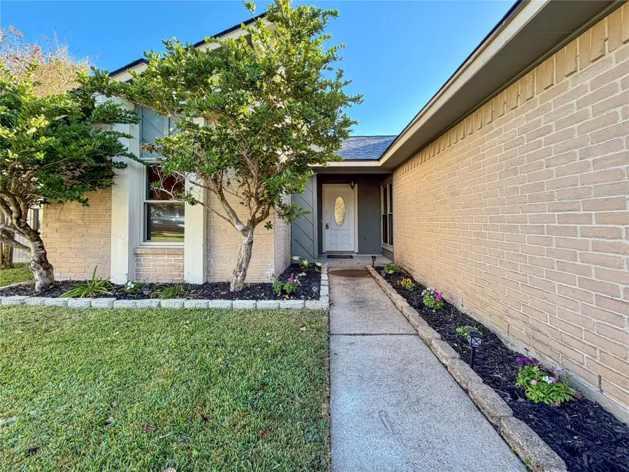 459 Village Creek Drive, Houston, TX 77598 - Image #2