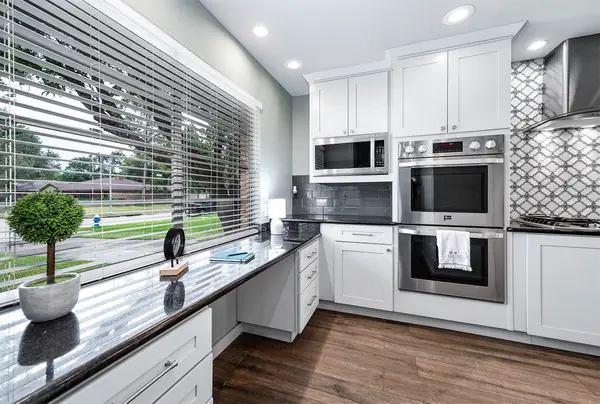 6030 Warm Springs Road, Houston, TX 77035