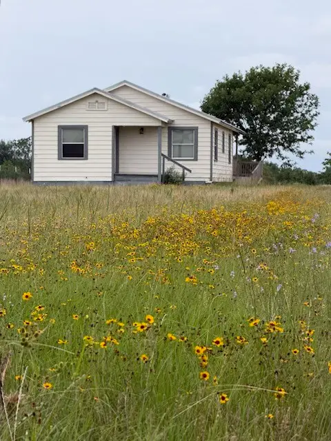 1240 Crooked Road, Cat Spring, TX 78933
