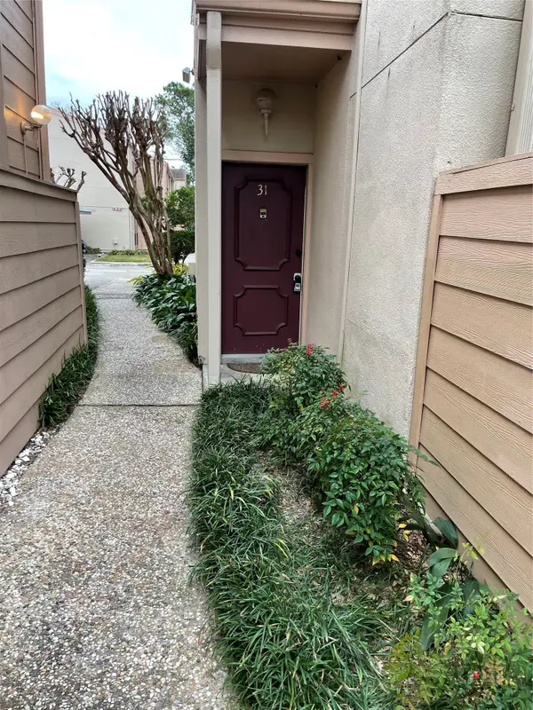 2125 Augusta Drive #31, Houston, TX 77057