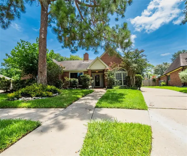 9107 Pine Stream Court, Houston, TX 77083