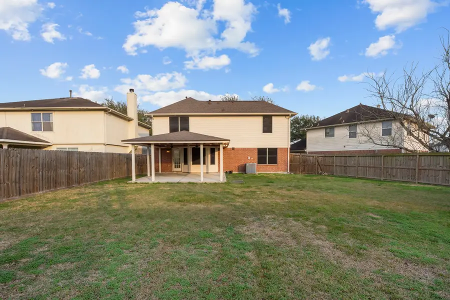 108 Glade Bridge Court, Dickinson, TX 77539 - Image #2