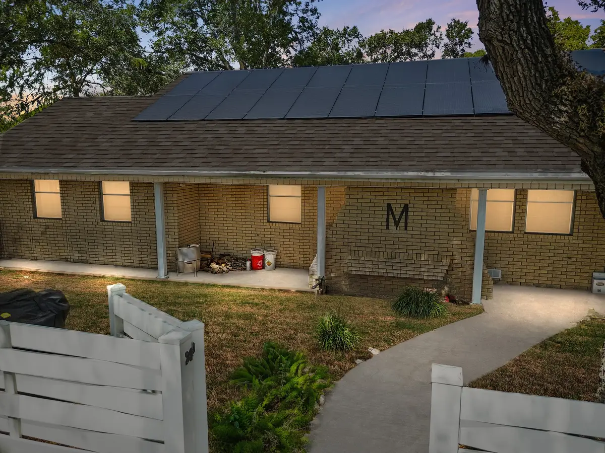 106 W Watt Street, El Campo, TX 77437 - Image #1