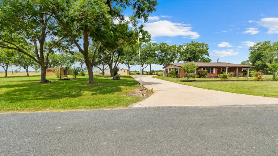 215 Lakeview Lane, El Campo, TX 77437 - #3