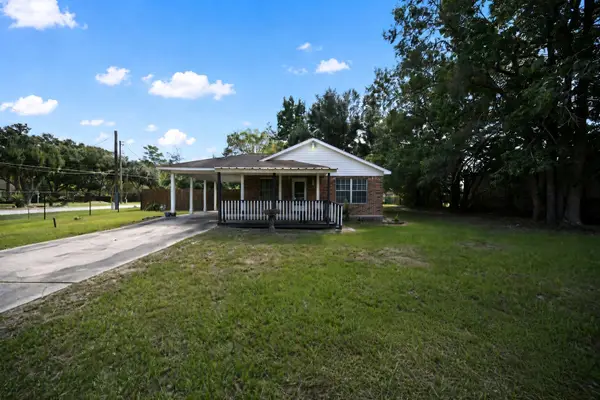 220 N William Barnett Avenue, Cleveland, TX 77327