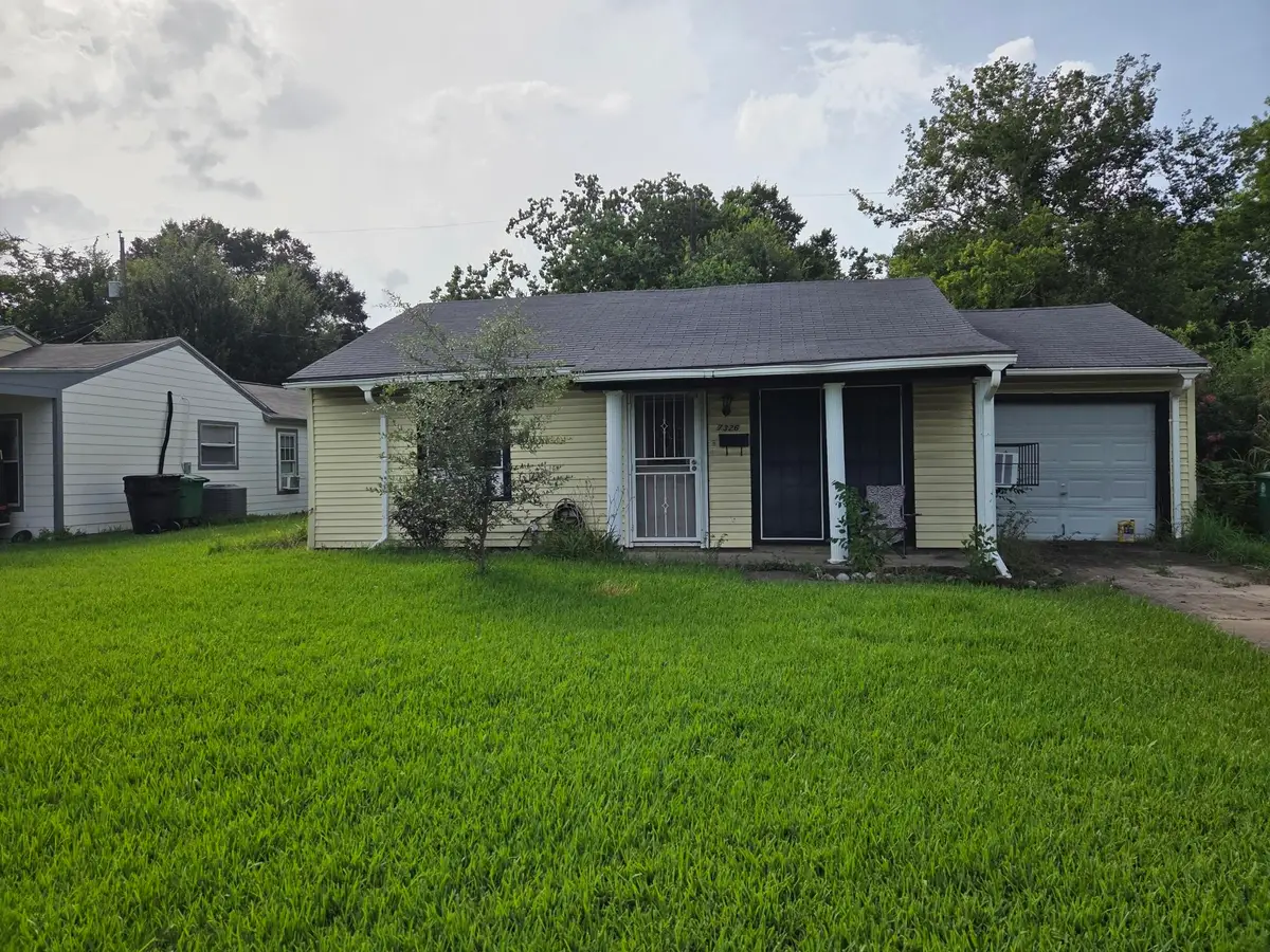 7326 Eisenhower Road, Houston, TX 77033 - #1