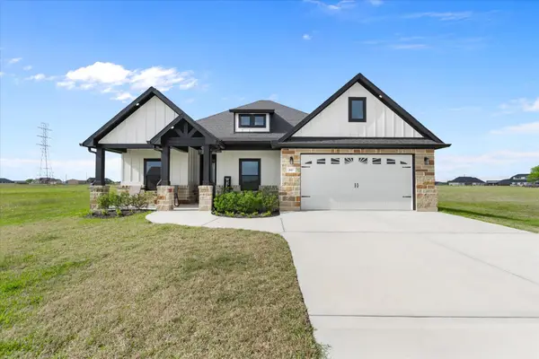 447 Sunset Trail, Angleton, TX 77515
