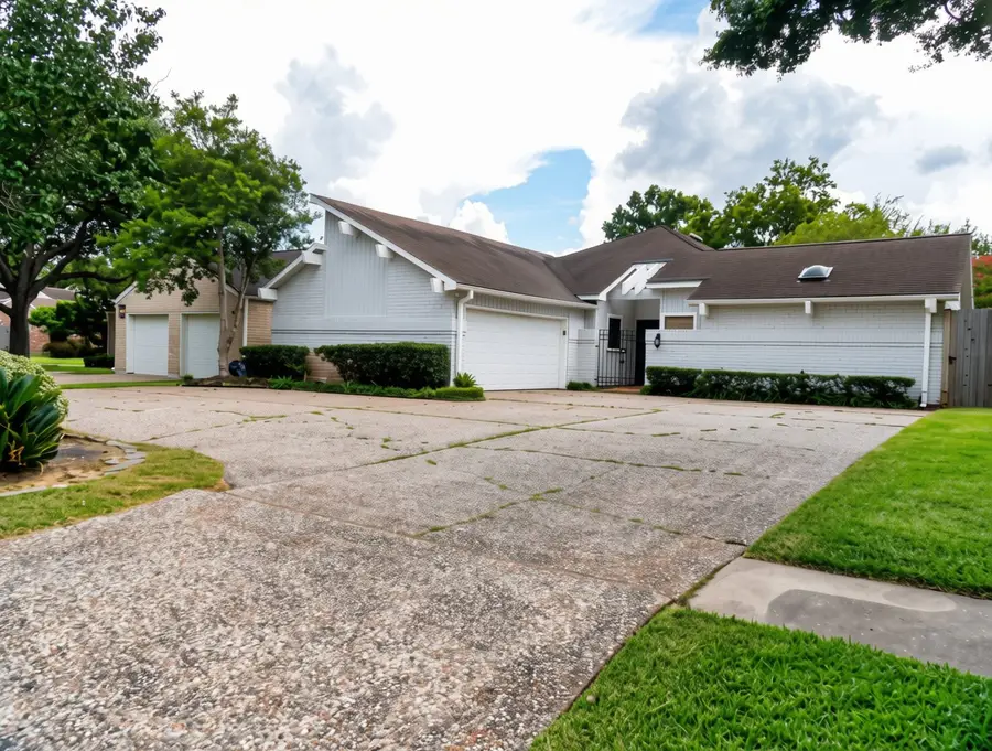 12107 Carriage Hill Drive, Houston, TX 77077 - #3